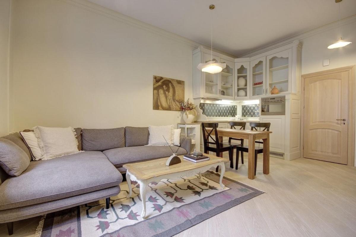 Town Hall Square Apartments Vilnius Ngoại thất bức ảnh