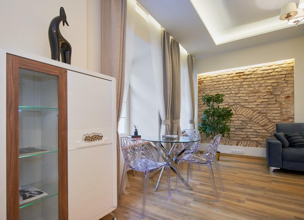 Town Hall Square Apartments Vilnius Ngoại thất bức ảnh
