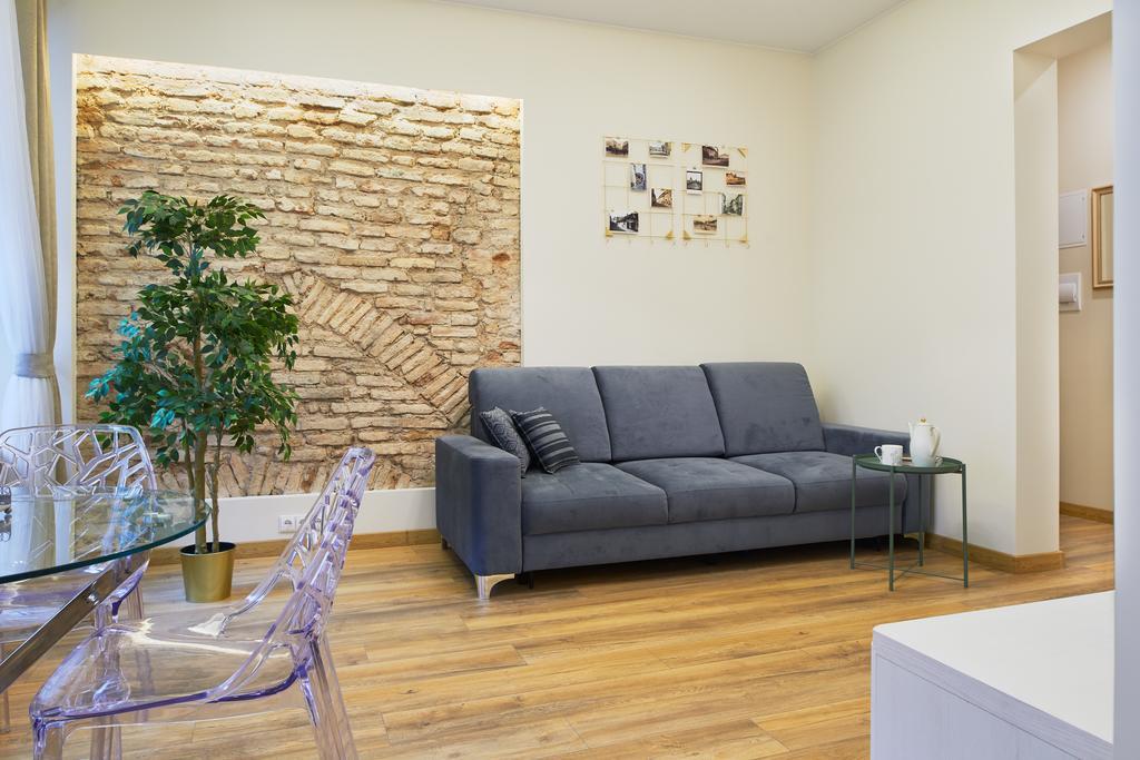 Town Hall Square Apartments Vilnius Ngoại thất bức ảnh
